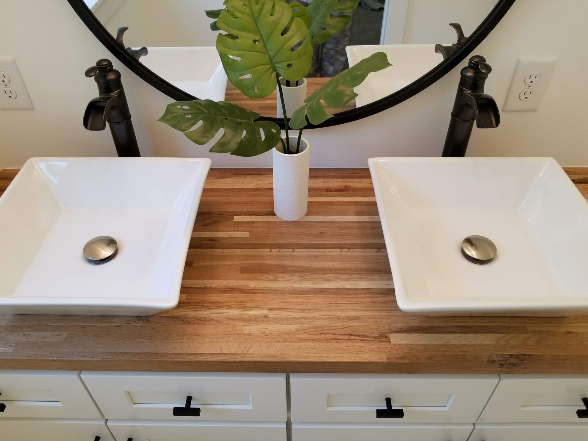 wash basin with leaves