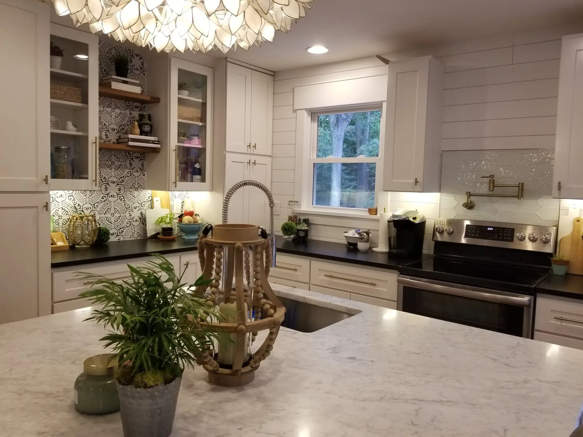 kitchen island and other appliances