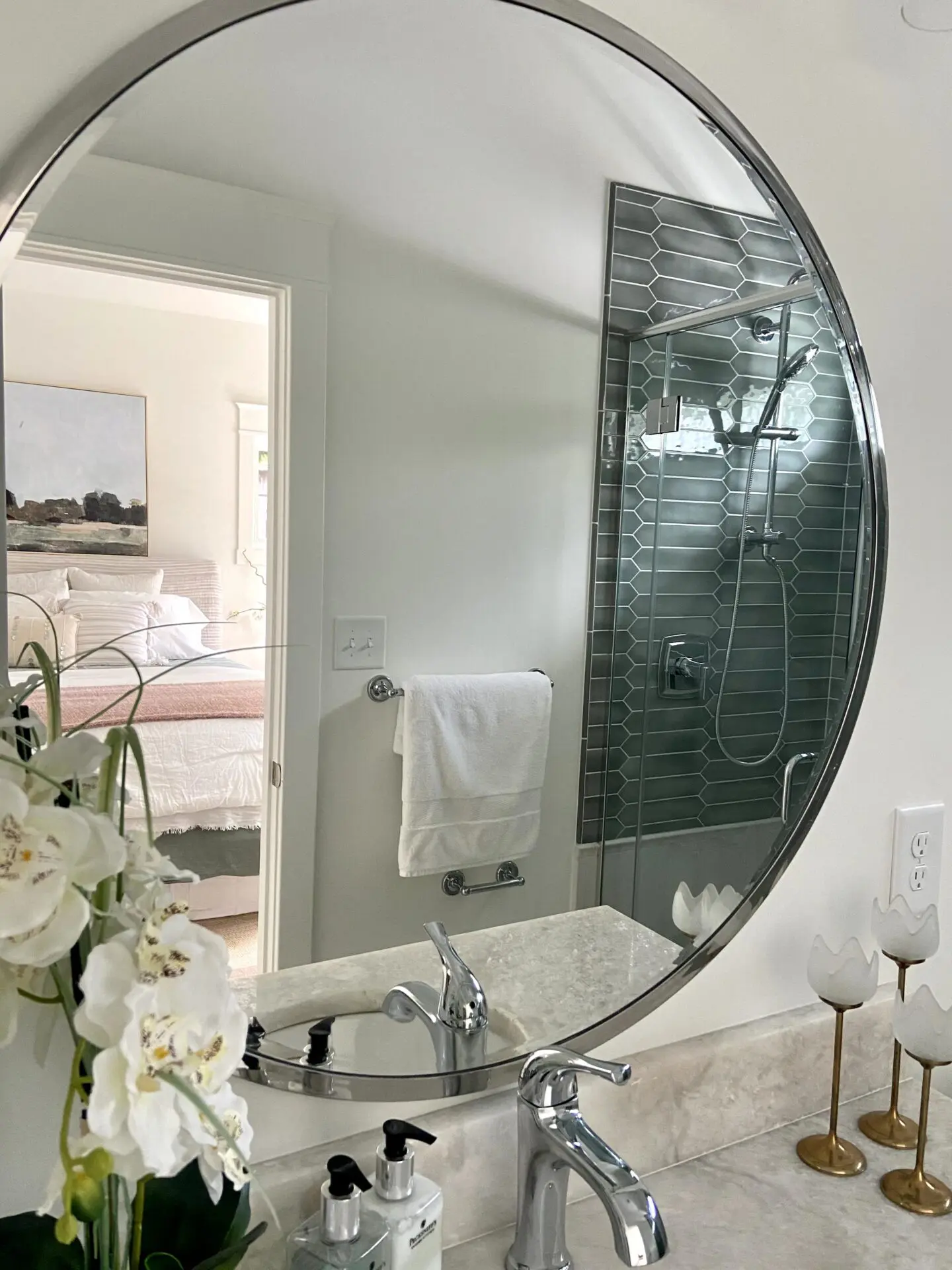 modern classy bathroom mirror